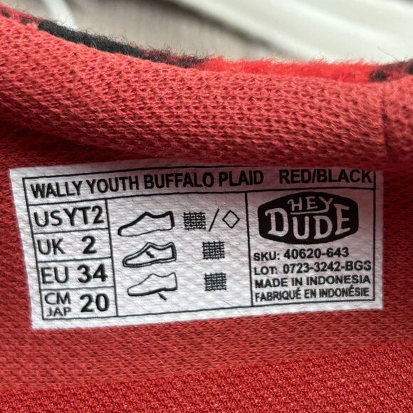 Hey Dude Wally Youth Size 2 Buffalo Plaid Slip On Loafer Sneaker Shoes Red Black - Picture 10 of 11